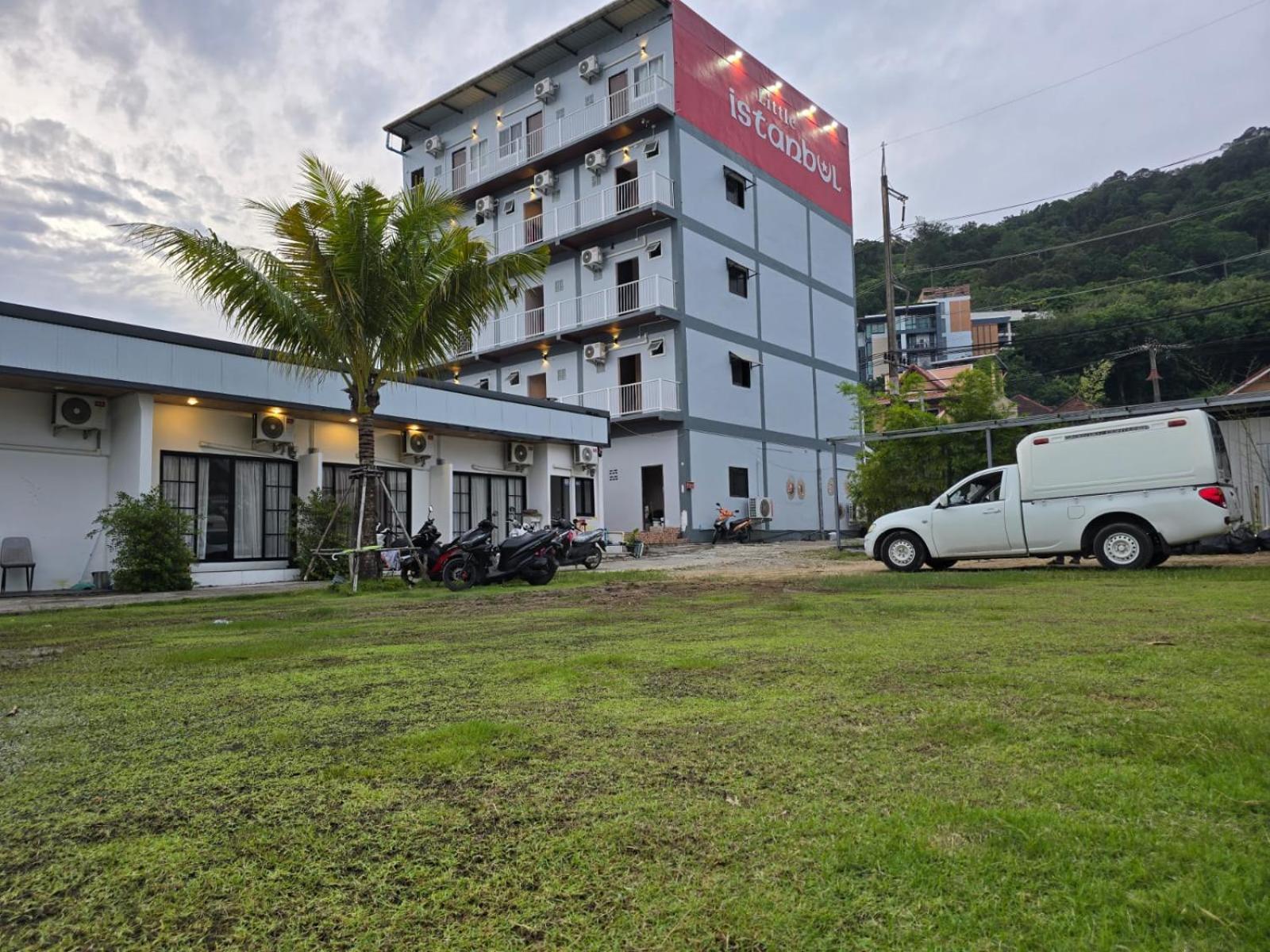 Taxim Residence Boutique Hotel Patong Exterior foto
